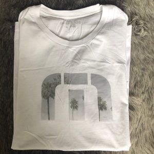 Travis Matthew T shirt (size m)